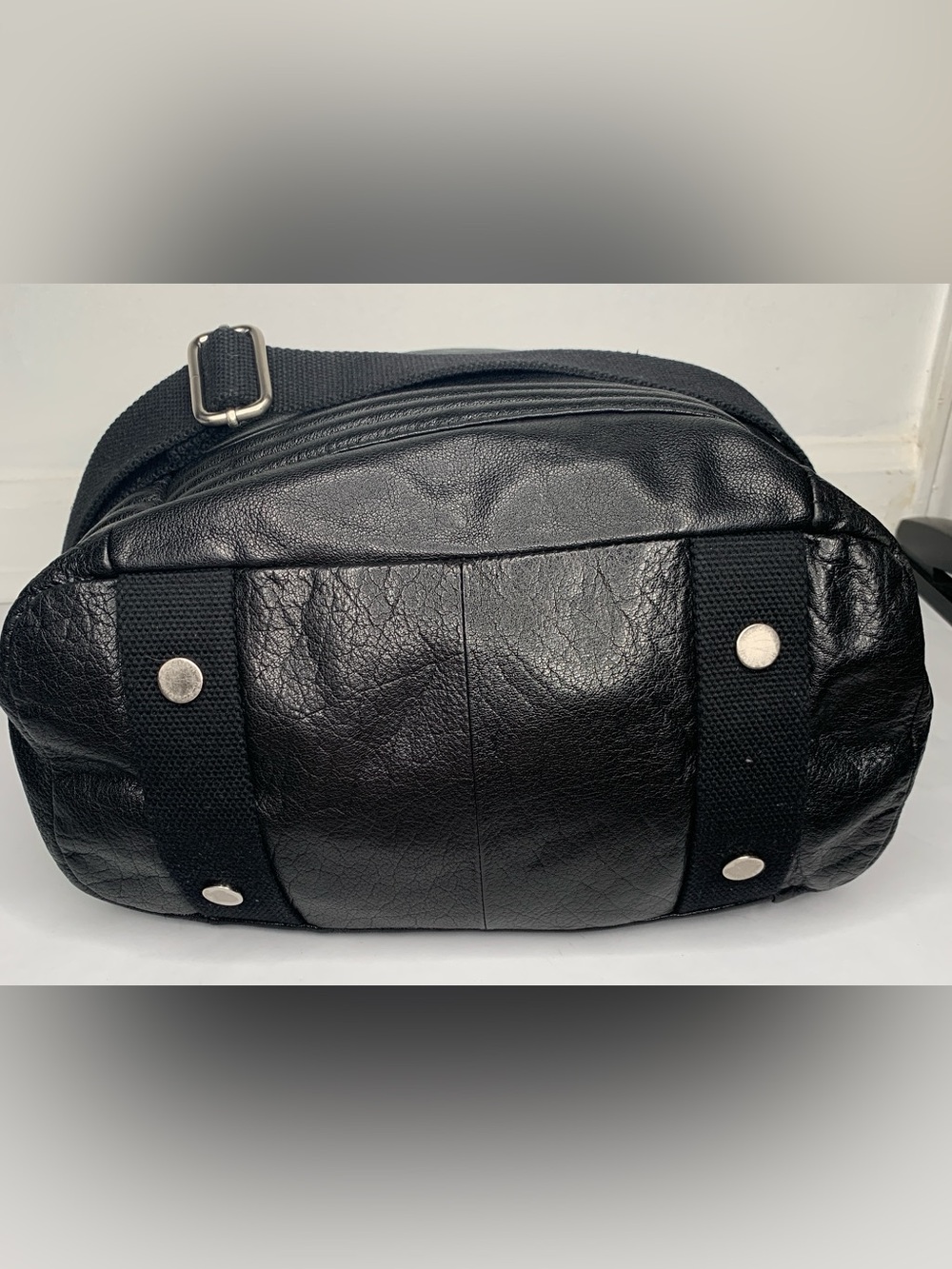 Kenneth Cole Reaction Black Leather Weekender Bag - Picture 6 of 7